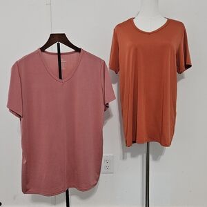 Pair of Real Essentials Size XL Polyester Women's Short-sleeved V Neck Shirts Lo